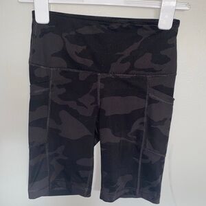Black Camo Yogalicious Lux Biker‎ Shorts